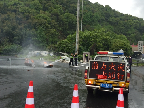 滅火現場林玲攝_副本.jpg